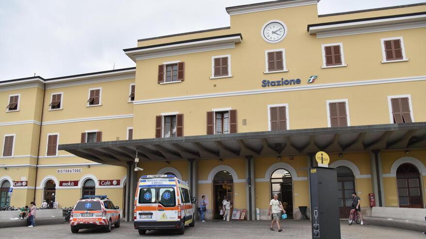 Nella foto d’archivio scattata da Sestini l’ingresso principale della stazione ferroviaria di Empoli