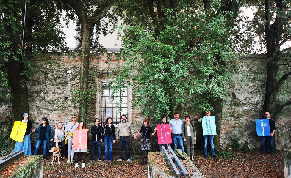 I militanti di Europa Verde – Verde Lucca mobilitati per salvare i lecci