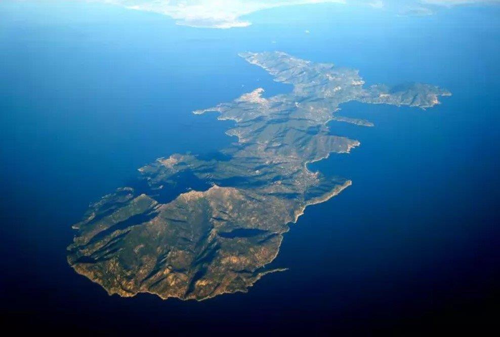 Una veduta dall'alto dell'isola d'Elba