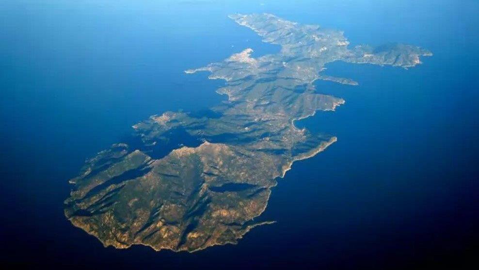 Una veduta dall'alto dell'isola d'Elba