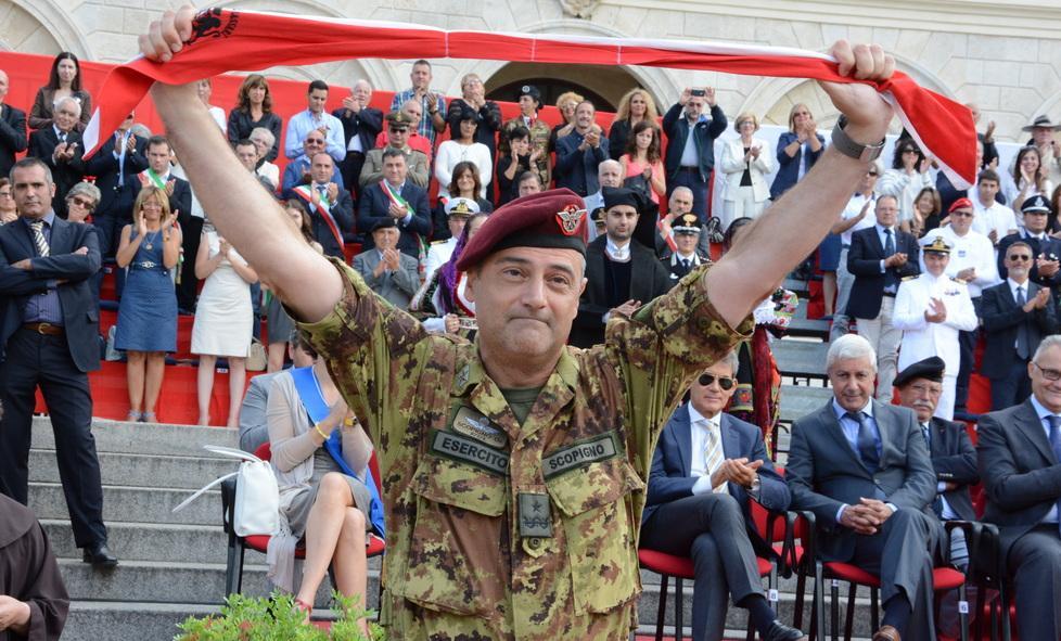 La città festeggia il ritorno della Brigata 