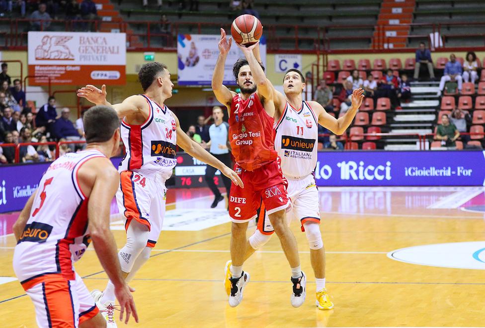 Gianluca Della Rosa in azione contro Forlì