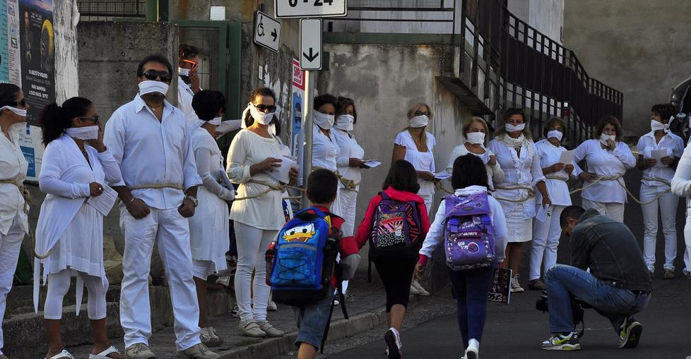 Invasione bianca a scuola contro i tagli alla cultura