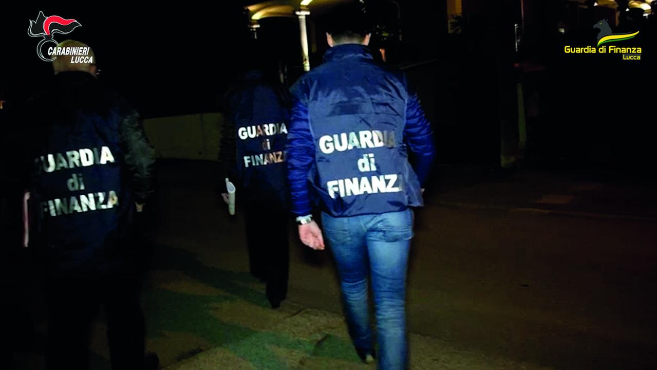 Camorra in Versilia: come è stato sgominato il clan Saetta. Uno storico bagno la base del boss. 14 arresti: i nomi