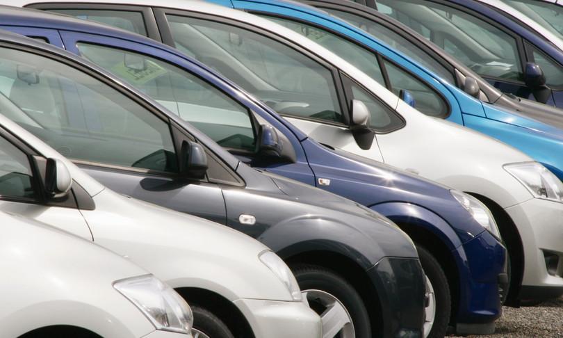 Eco-auto, aumentano gli incentivi  fino a 7.500 euro per quelle elettriche