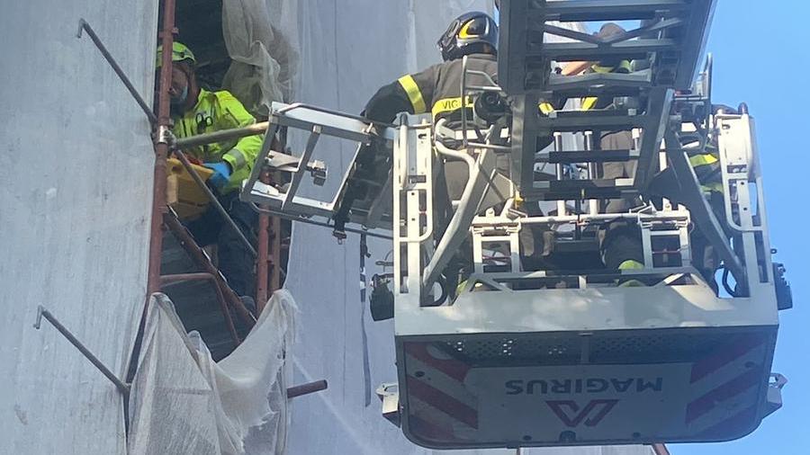 Modena. Operaio cade dall’impalcatura Ferito un 47enne al lavoro in un cantiere in via Morselli