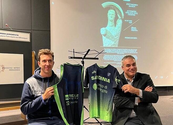 Capitan Devecchi con il presidente della Fondazione Mont'e Prama Anthony Muroni