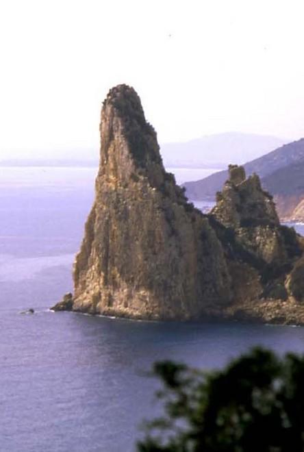 L’elettricità arriva anche a Pedra Longa e al Golgo 