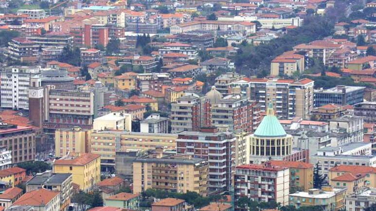 Stop alle infiltrazioni mafiose: scattano sei provvedimenti nella provincia apuana