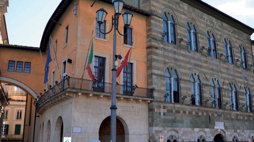Pisa, il caro bollette colpisce il Comune: spese aumentate di 2,8 milioni