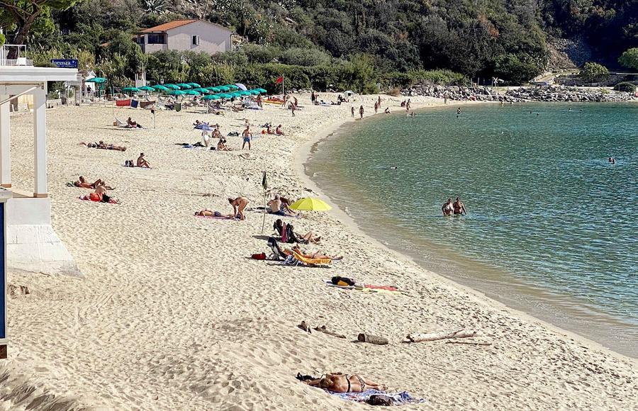 
	La spiaggia di Cavoli all'Isola d'Elba mercoled&igrave; 19 ottobre (Foto Gi&ograve; di Stefano)

