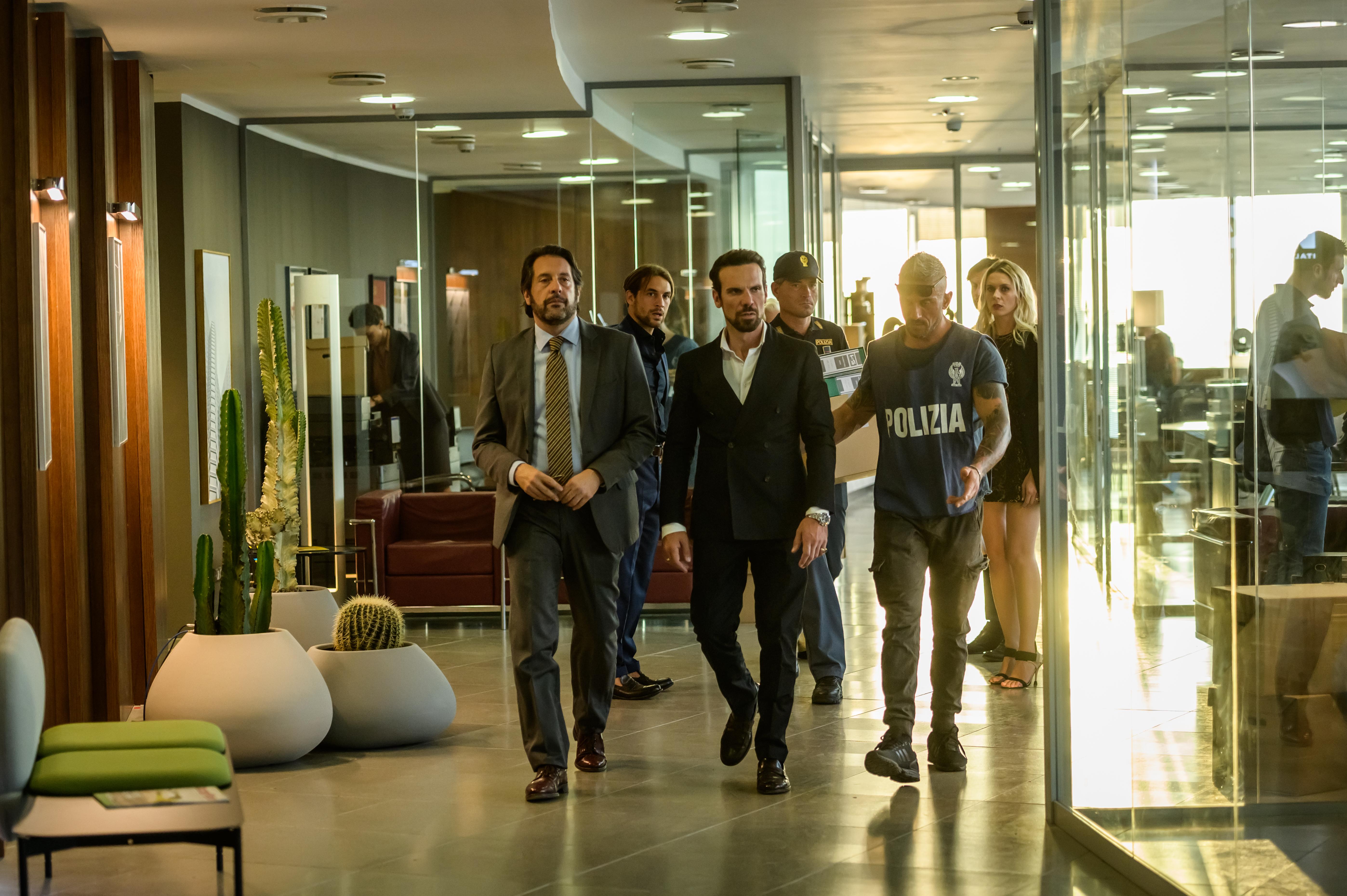 Intrighi, affari e miliardi: il calciomercato diventa una serie tv 