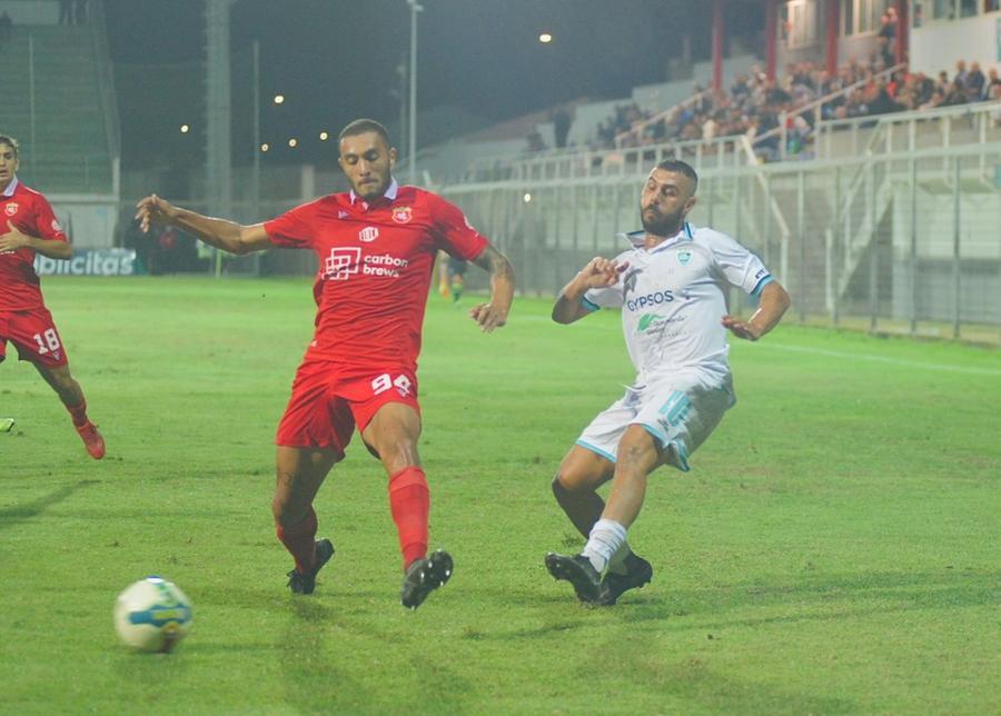 
	Una fase della partita tra Olbia (in bianco) e Ancona

