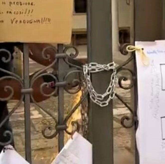 Modena. San Benedetto Gli ex parroci &nbsp;rifiutano di &nbsp;andarsene dalla parrocchia