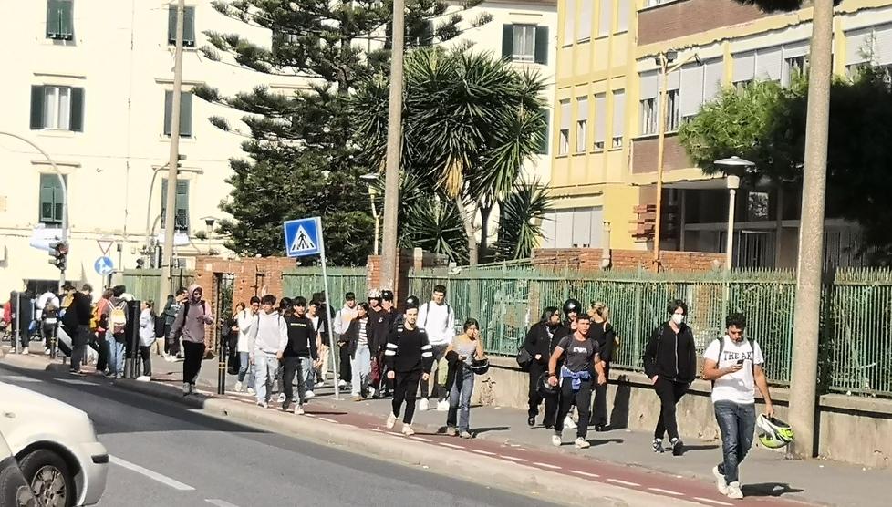 Livorno, ciclabile di via Galilei «È inutile. Lo dicemmo, non ci hanno ascoltati»