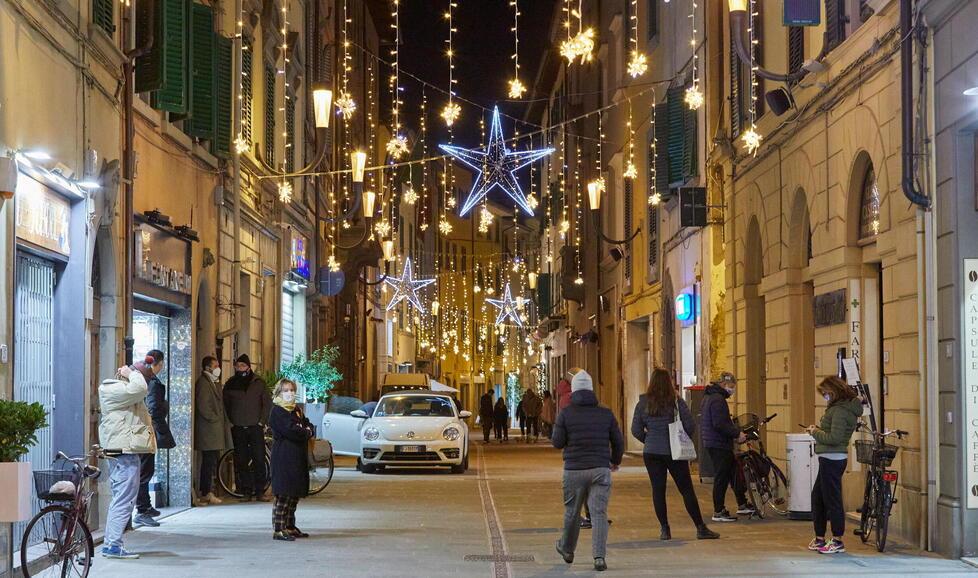 Empoli, per le luminarie 100mila euro: «Col caro bollette sono troppi»