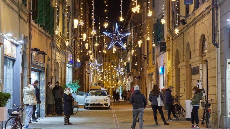 Empoli, per le luminarie 100mila euro: «Col caro bollette sono troppi»