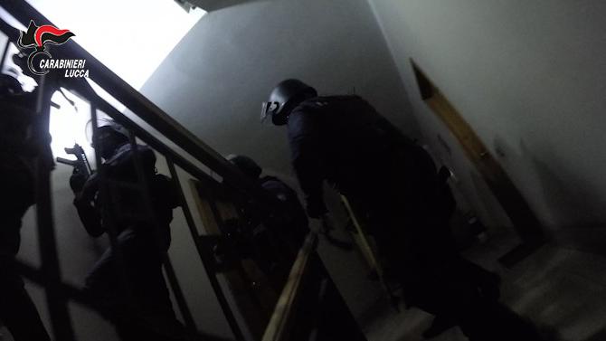 Droga e armi per il clan: i retroscena dell’indagine sulla Camorra in Versilia