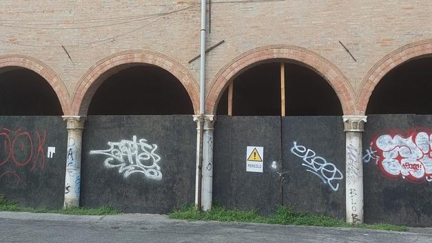 Edifici chiusi e abbandonati a Ferrara: sono a forte rischio degrado 