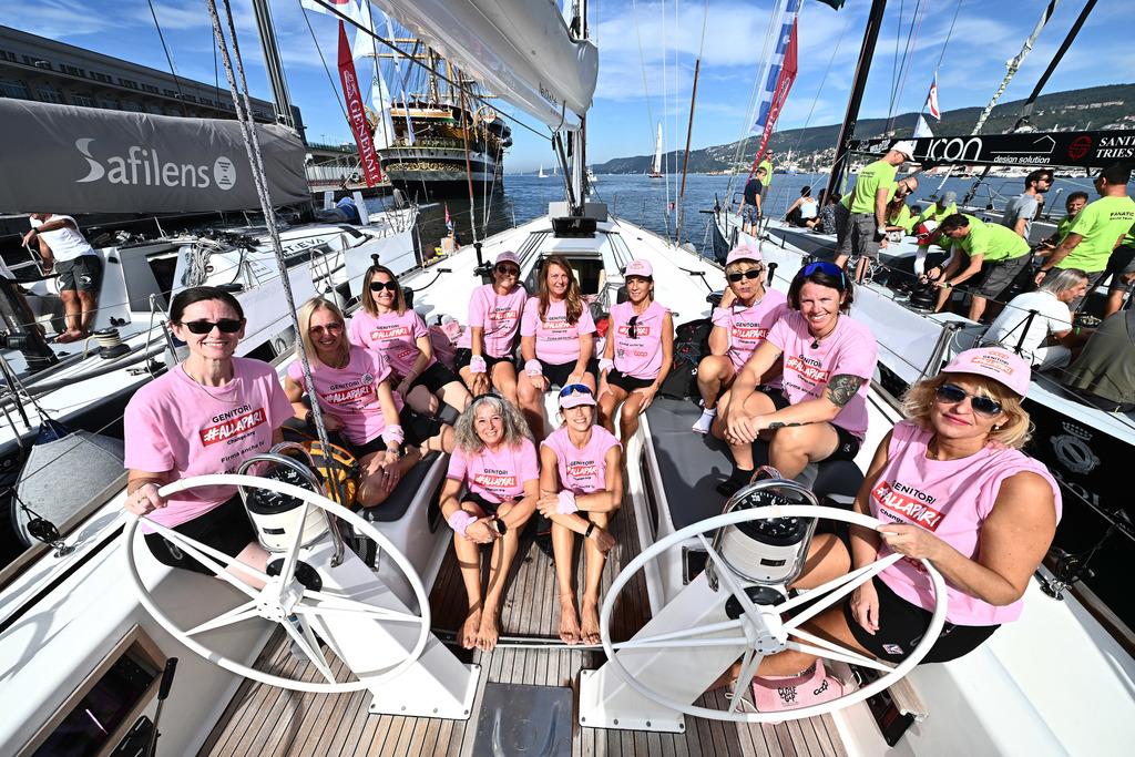 Barcolana54: le dipendenti Coop in mare per congedo paternità