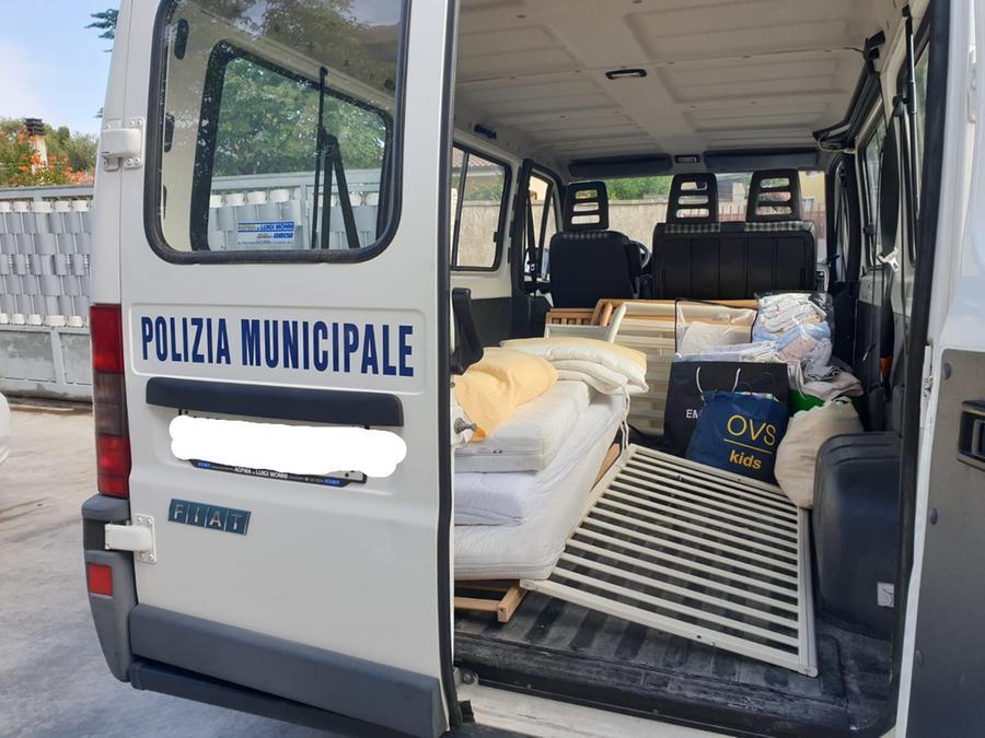 
	Il furgone della polizia locale

