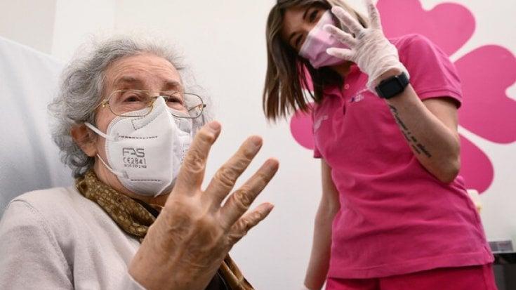 Covid: Delta pieno, crescita delle quarte dosi