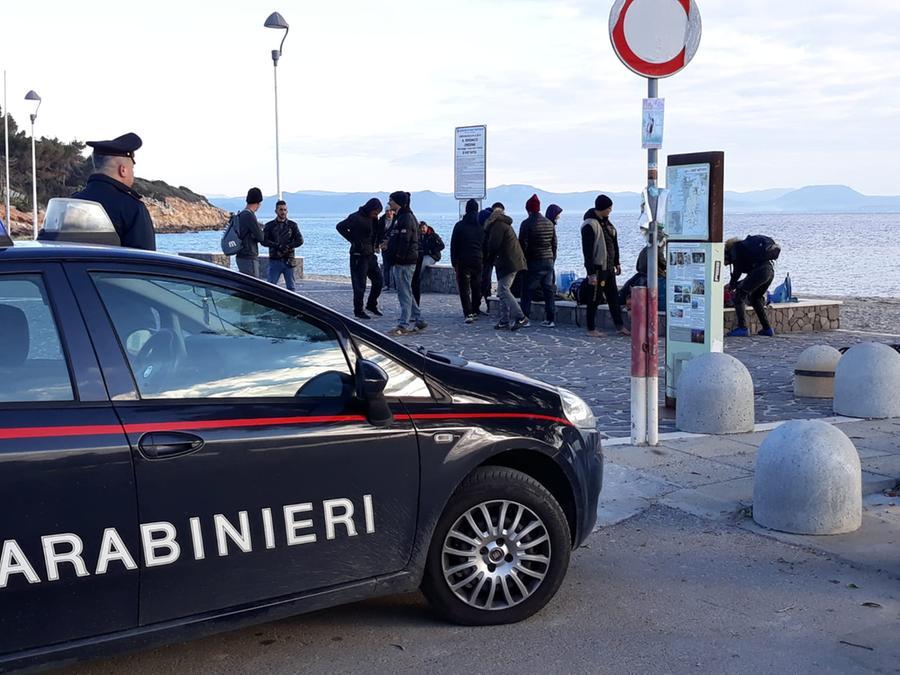 Raffica di sbarchi di migranti nel sud ovest dell’isola: sono arrivati in 93