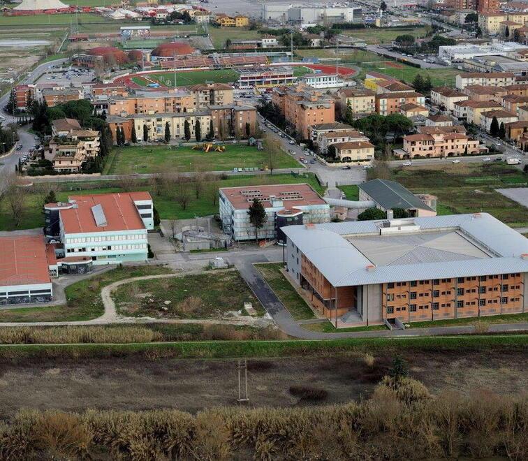 Festa delle matricole. Gli studenti di Pontedera: «Blindare le scuole è un’esagerazione»