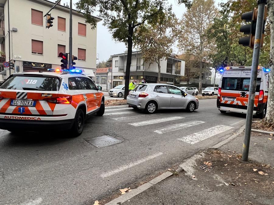 Modena, donna investita in viale Amendola