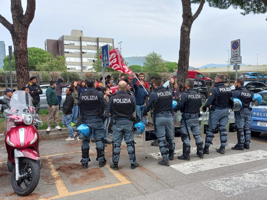 
	La manifestazione del Si Cobas davanti alla Questura


