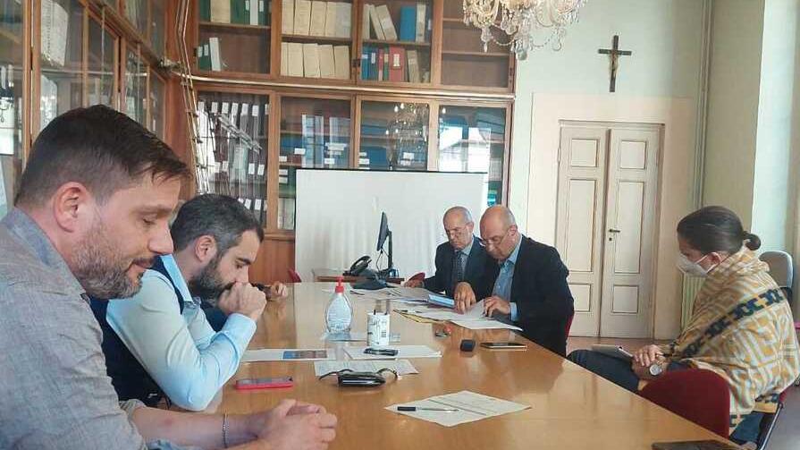 Scontro sull’ordinanza anti-bivacco: niente rinnovo a fine novembre