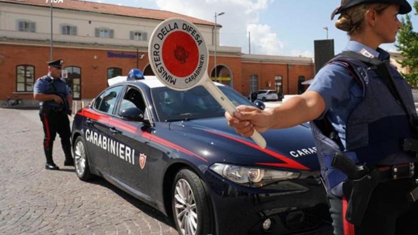 Pontedera, caos alla stazione: bloccano treno in partenza per un furto che non esiste