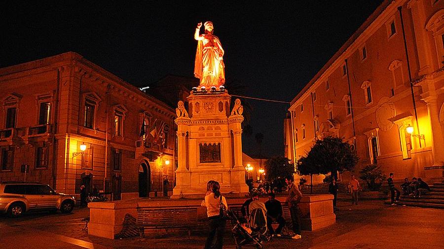 
	La statua di Eleonora non sar&agrave; pi&ugrave; illuminata durante le ore di buio

