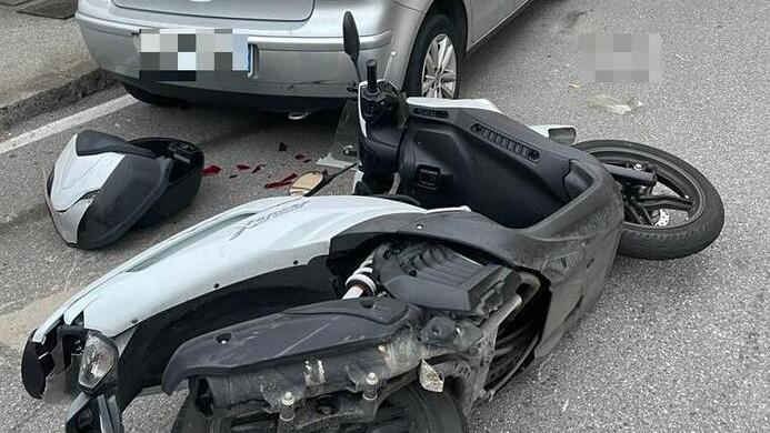Scontro tra auto e scooter in via Pannocchia, grave 59enne