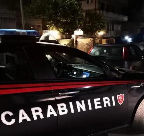 Vignola. Pugni e minacce ai carabinieri: arrestato 