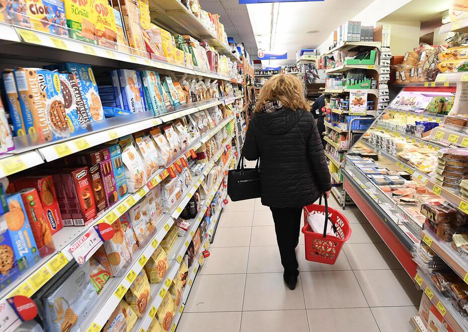 L'interno di un supermercato (foto d'archivio)