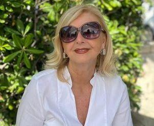 Carrara, la vicesindaca Crudeli ora si scusa «Rimuoverò il post su Gasparri» 