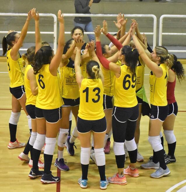 Le ragazze della UnionVolley Brulotto Riotorto
