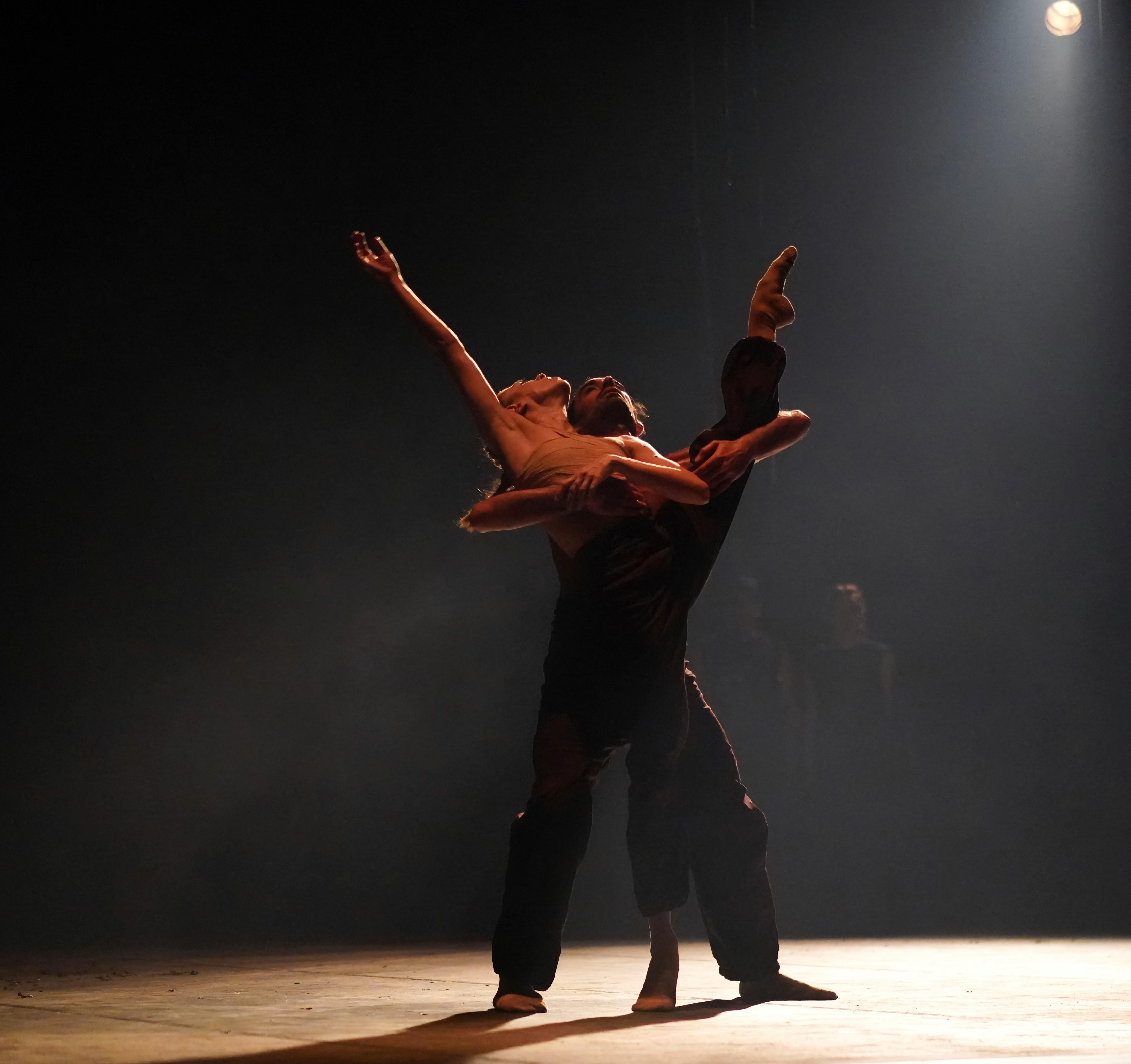 Aterballetto in prima assoluta al teatro Valli