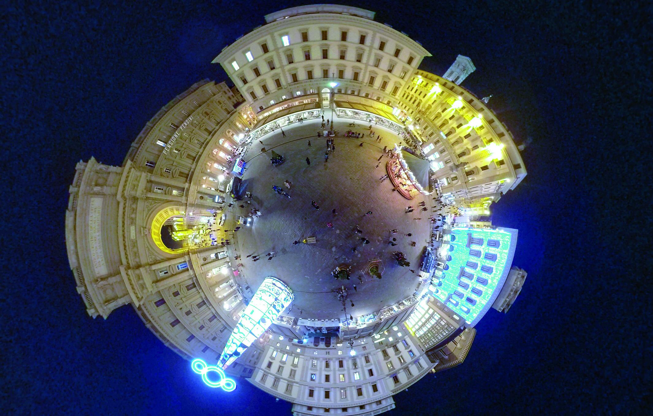 Veduta aerea dell’albero di albero di Pistoletto, p.za della Repubblica, Firenze (2019). Foto M. Sestini