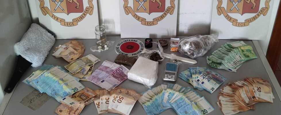 Sassuolo, aveva mezzo chilo di coca in auto e 19mila euro in contanti: arrestato 