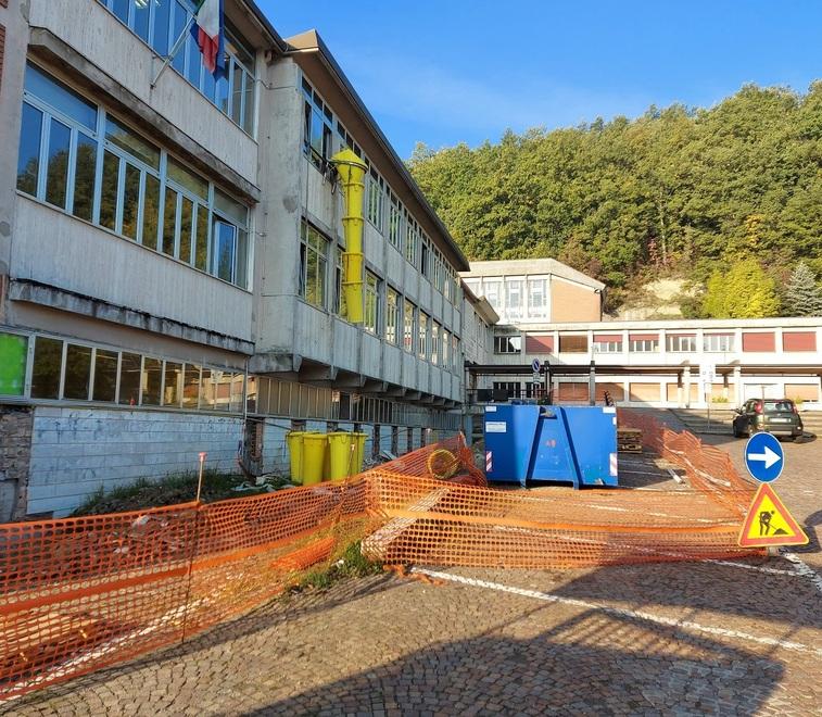 Pavullo &nbsp;Martellate e trapani a scuola mentre in classe si fa lezione: ditta “ammonita” 