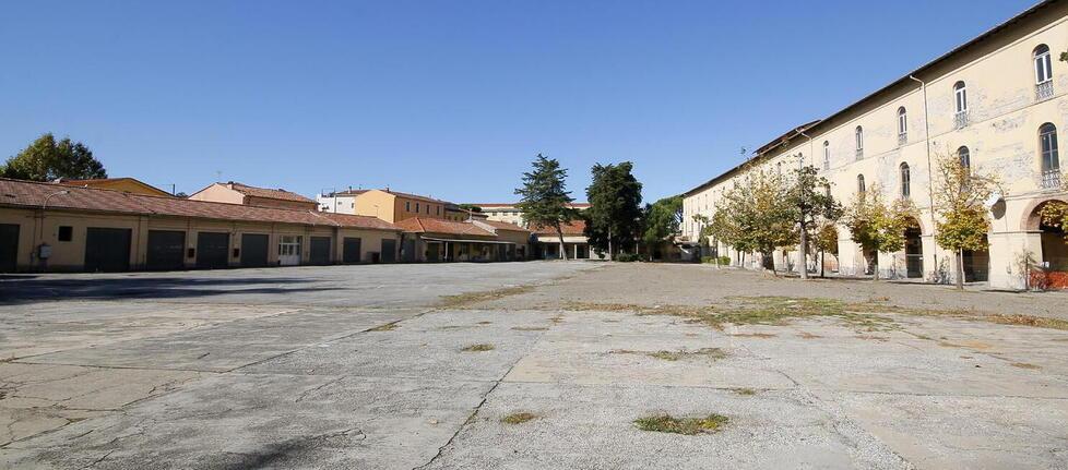 Il piazzale ed alcuni edifici dell’ex caserma Artale