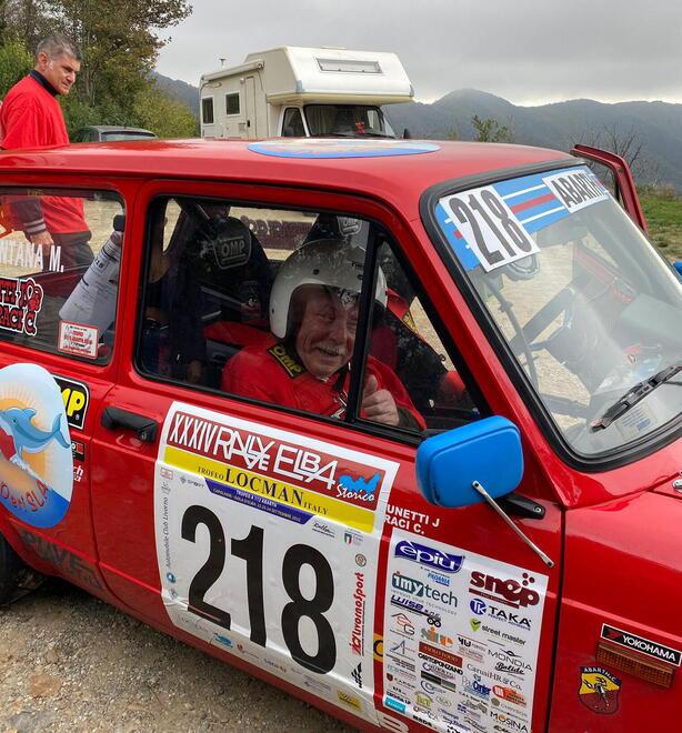 Mauro Fontana a bordo dell’A 112 Abarth sul Monte Serra