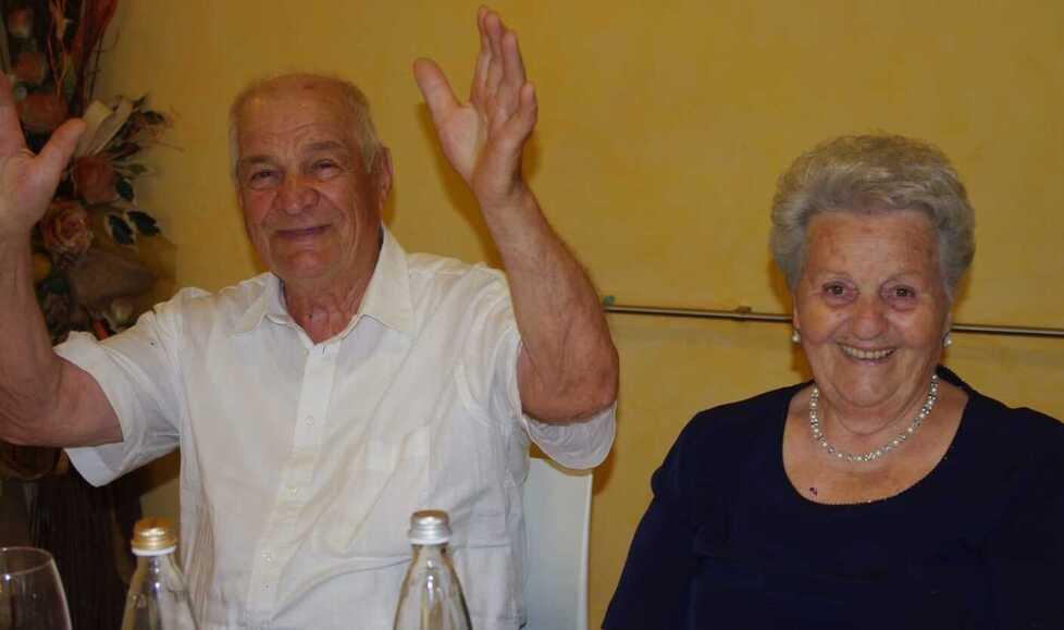Dino e Luisa, dalla prima elementare ai 70 anni di nozze. La coppia di ferro di Pontedera