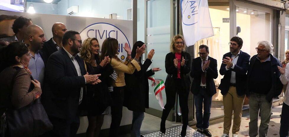L'inaugurazione della sede dei Civici Apuani ieri pomeriggio