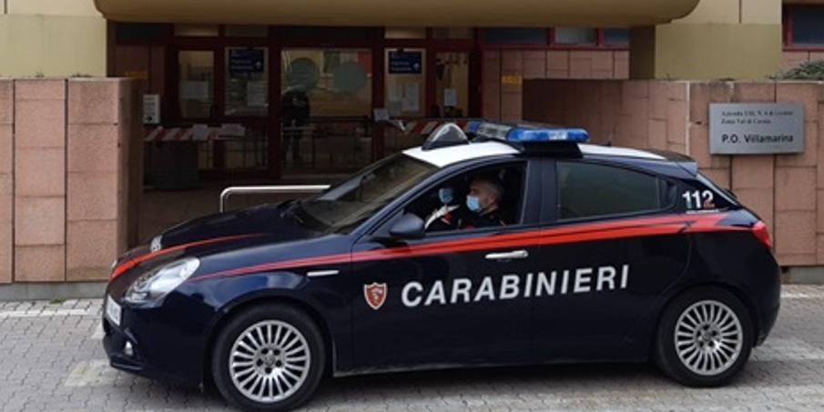 Un'auto dei carabinieri