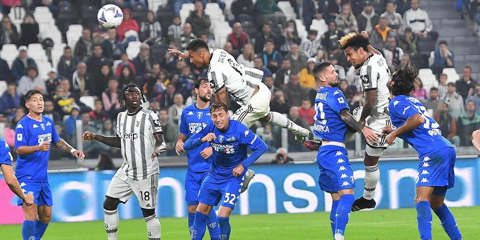 Il colpo di testa di McKennie che vale il 2-0 per la Juve