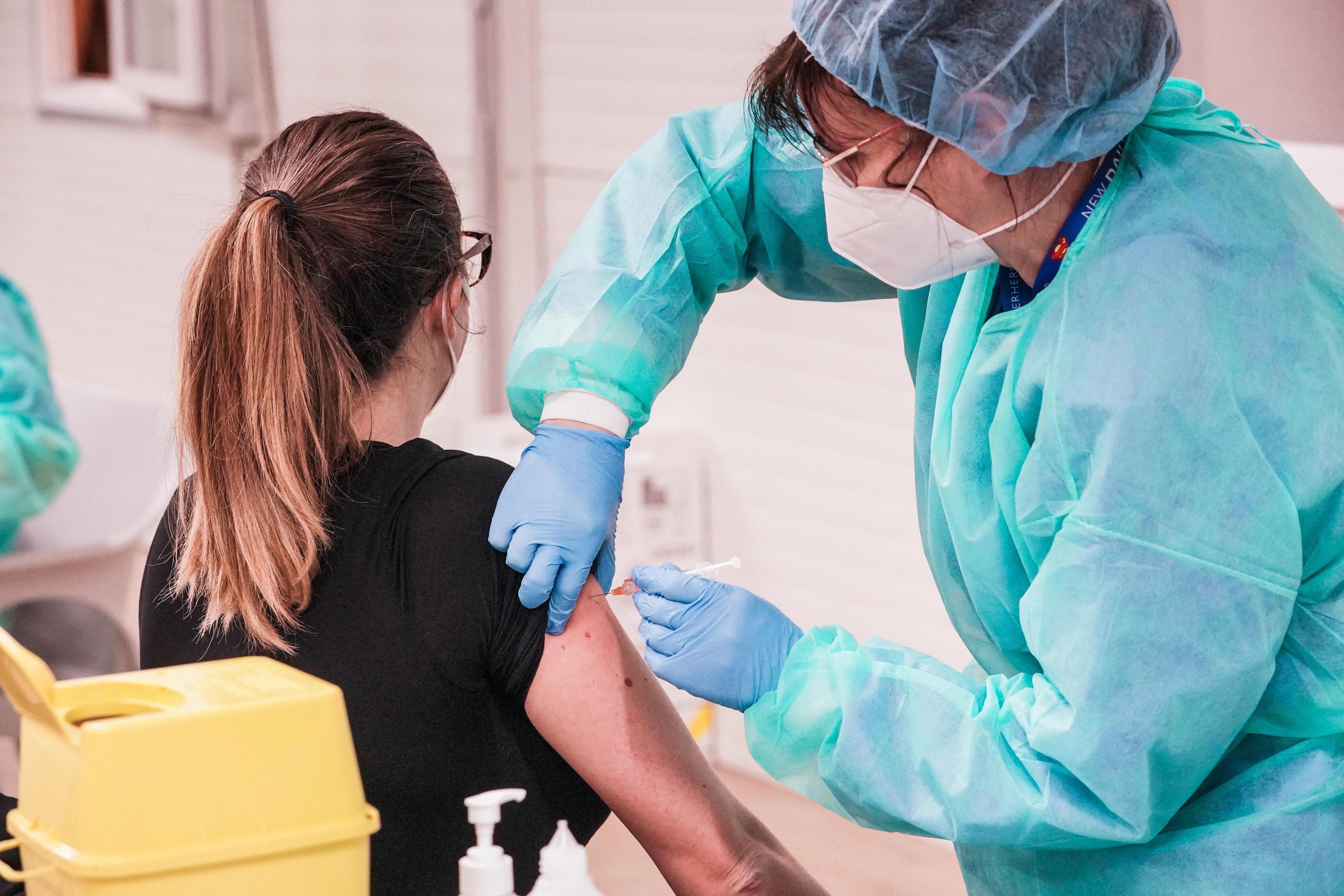 Tornano le vaccinazioni contro il papillomavirus