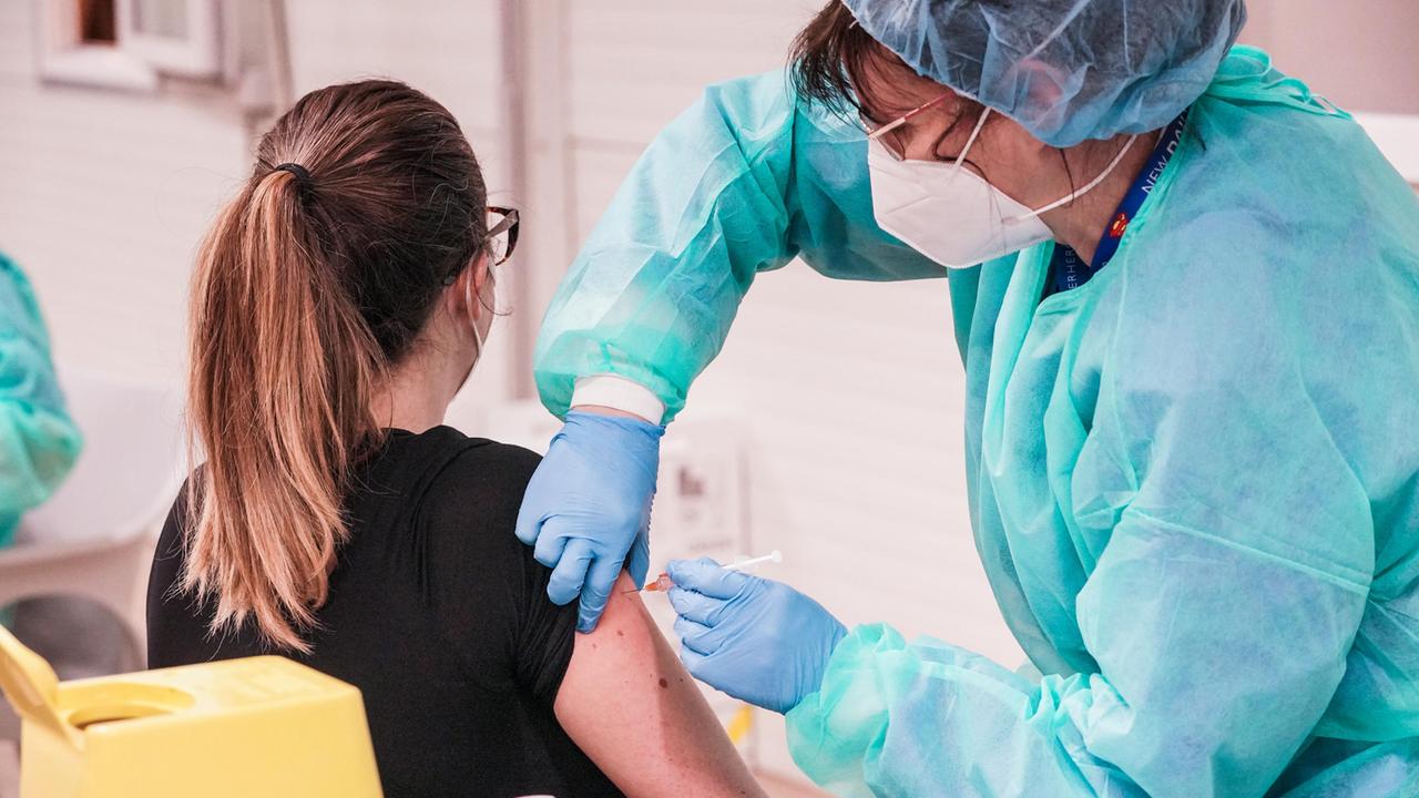 Tornano le vaccinazioni contro il papillomavirus